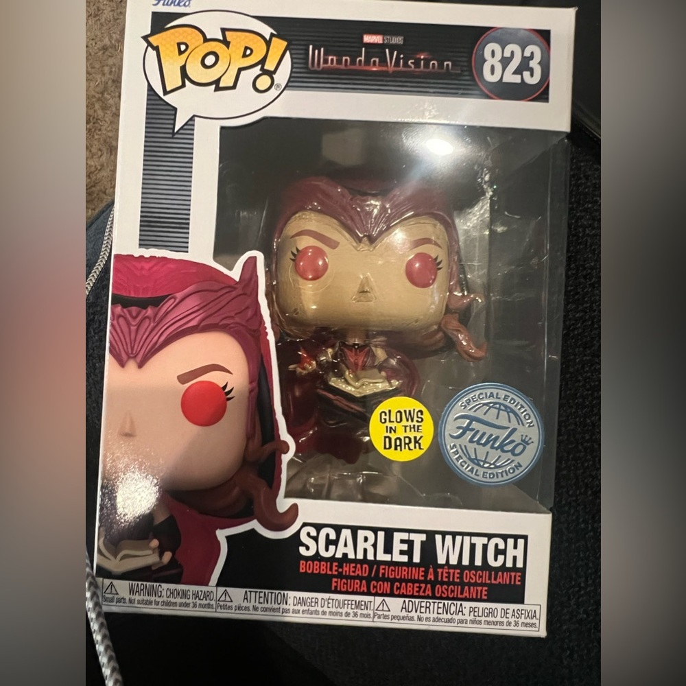 WandaVision Scarlet Witch Glow-in-the-Dark Pop!‎ Vinyl Figure #823